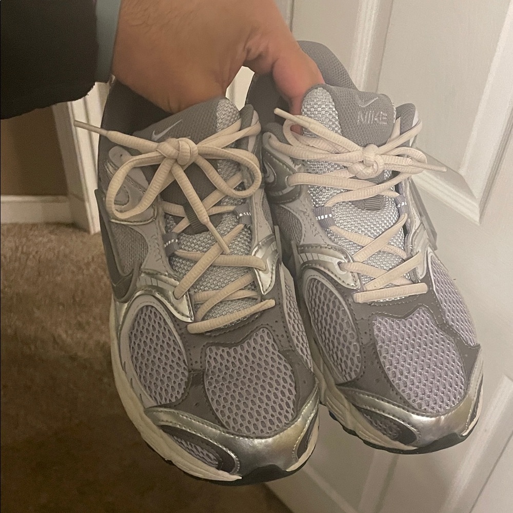 Nike Men's Silver and Grey Athletic Shoes